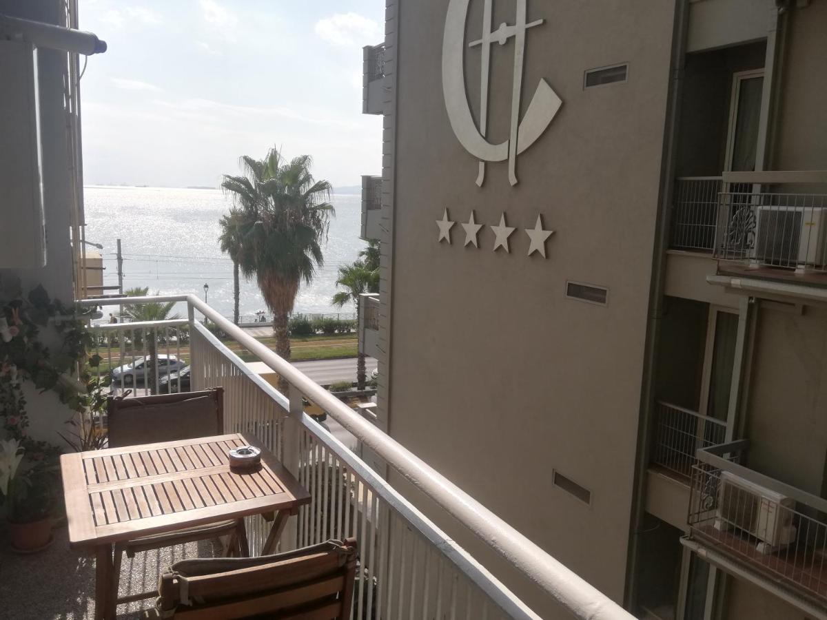 Athens Riviera Apt With Seaview, 15' To Acropolis Екстер'єр фото